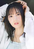 日向坂46・小坂菜緒(18)が「週刊少年チャンピオン」に登場！高校卒業直前の制服グラビアが掲載！