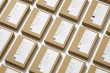 雑誌『広告』最新号の段ボール装丁が話題！「より早く」「より安く」を追求する流通への問題提起