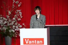 バンタン卒業式にSHOWROOM・前田裕二社長が登壇！卒業生たちに「今の時代を生き抜くためのスペシャルメッセージ」を贈る