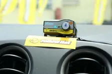 今ならお得に取付可能！アクセルとブレーキの踏み間違い事故を防ぐために車に備え付けたい「ペダル踏み間違い時加速抑制装置」