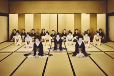 大正14年から続く新橋芸者の晴れ舞台「東をどり」が2年振りに開催。映像を使った手法でコロナ禍を乗り越える