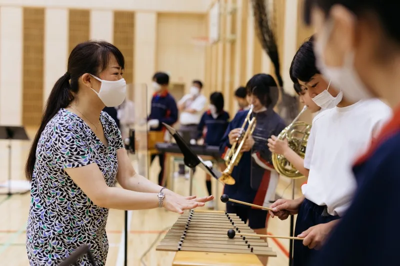 正解がない音楽づくりで日本の子供達の自由な想像力を育む教育を。ロン...