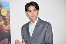 磯村勇斗、初恋はトラウマ？意識し過ぎて手汗が止まらないくらい