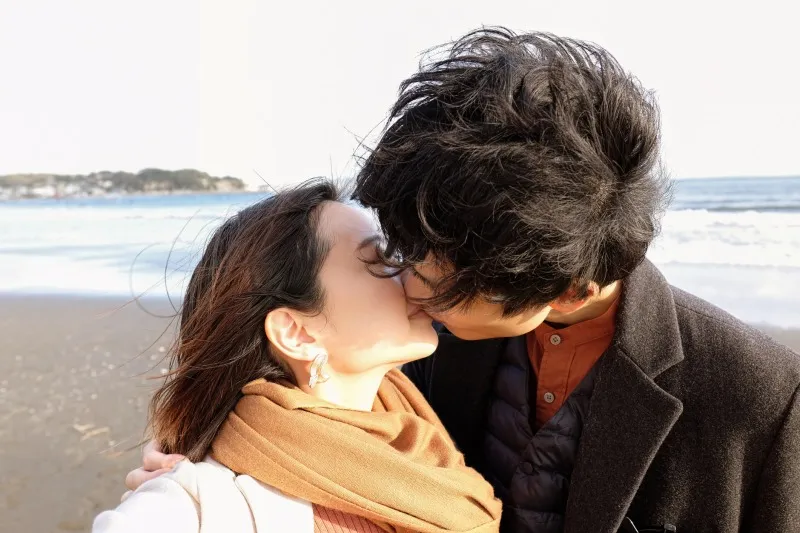 愛情表現だけじゃない！意外なキスの効果