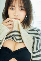 「魔進戦隊キラメイジャー」出演の新條由芽が雑誌「FLASH」で水着グラビアを披露！