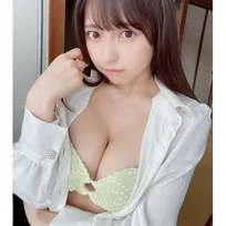 ＃2i2・十味、バストを強調した美ショットにファンから大きな反響！漫画アクションで表紙飾る