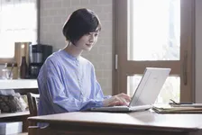 約8割が在宅ワークで「仕事のオン・オフ切り替え」の難しさ実感！強力なサポートアイテムが登場