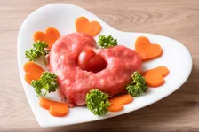 エモすぎ「ハート餃子」が餃子の安亭 新宿思い出横丁店に期間限定で登場！お得な割引サービスも