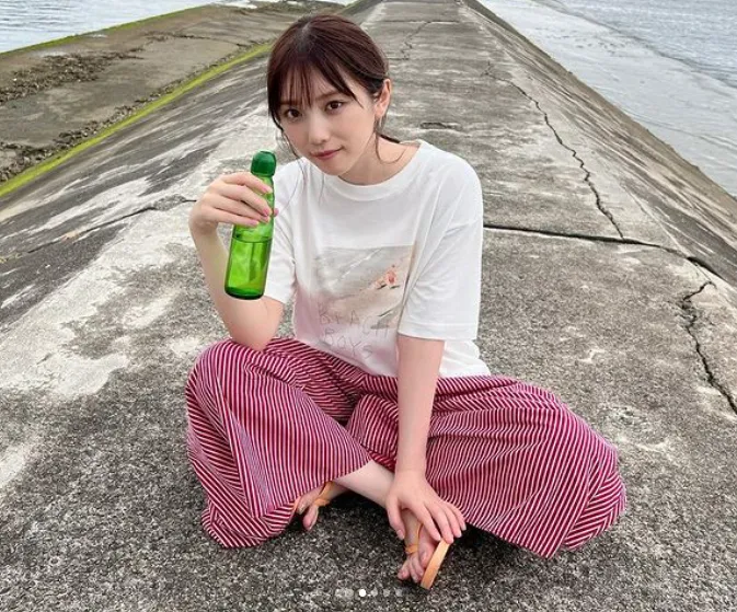 乃木坂46・与田祐希が「週刊少年マガジン」の表紙に登場！自然体な姿を...