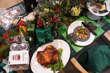 お料理だけではなくて日用品や酒類もオーダーできる！Uber Eatsを使って楽しいホリデーシーズンを