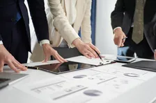 20代・30代の起業検討分野1位は「IT・情報通信」 起業場所は首都圏派・地方圏派がほぼ同数