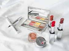 特許を持つ主力アイテムから定番商品まで幅広く展開　中国コスメ「SAIＮKO」担当者に特徴など聞いた