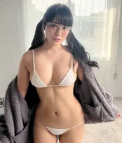 二刀流グラドル・東雲うみが「グランドジャンプ」に登場！本人もお気に入りと語るグラビアオフショットを披露！