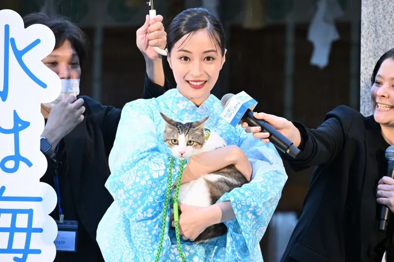 季節を凌駕する美貌！広瀬すずさんの夏先取り水色艶やか浴衣姿に春夏秋...