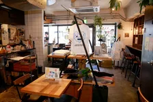 ハイロック×リノベーション賃貸ブランド「REISM」がコラボ、限定カフェメニューやオリジナルアイテム販売