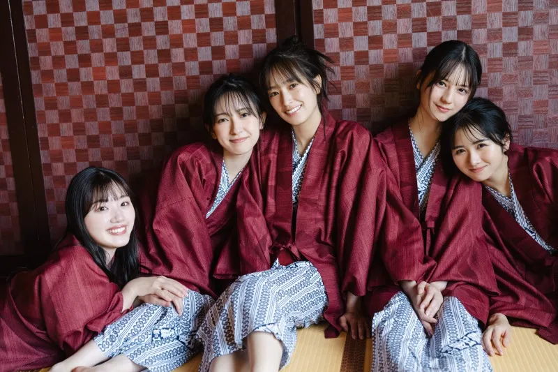 日向坂46・佐々木久美、佐々木美玲、金村美玖、小坂菜緒、上村ひなのが...