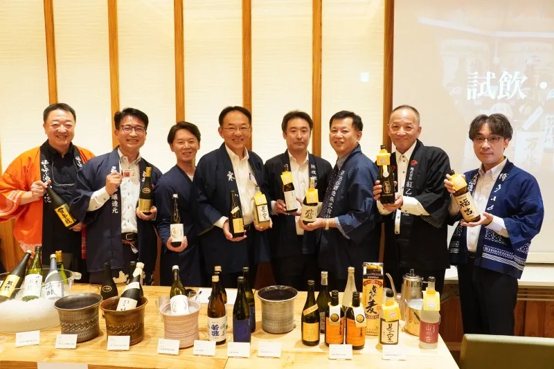 福岡県を代表する８蔵が自慢の日本酒、本格焼酎をアピール