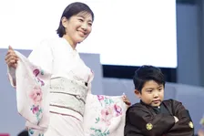 増嶋竜也&amp;#038;潮田玲子ファミリーが4人で公の場に、仲良しの秘訣はふたりの時間を取ること