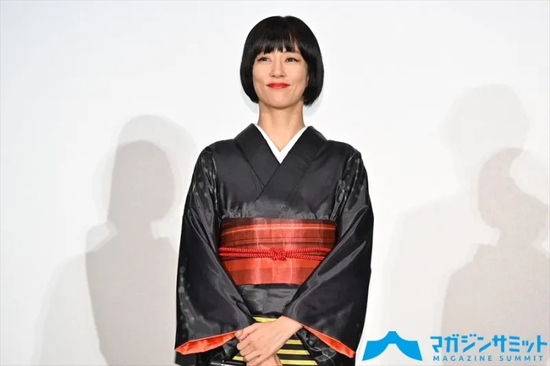 朝ドラ出演中の水川あさみ筆頭、奇妙な!?美女六人が艶やかファッション