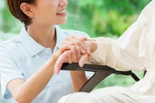 「難病患者さんと医療従事者のコミュニケーションと連携に関する意識調査」を実施。難病患者の方に対する医療の課題が浮き彫りに