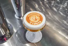 大阪なんばの新スポット！SFバー「オートマタ」でビール泡アートを体験