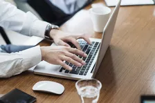 ネットのトラブルは解決せずそのままにしている人が意外と多い？ BIGLOBEが「インターネット利用に関する意識調査」の結果を発表