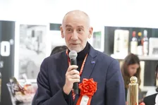 チーズやオリーブオイルなど新たな魅力を知れる。FOODEX-JAPAN2024のEUパビリオンブースではEU産農産品を使った著名なスターシェフによるライブクッキングショーを開催！