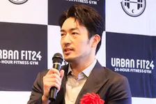 「URBAN FIT」が池上駅前店をオープン、大谷亮平がボディメイクについて語る