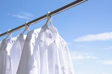 一人暮らし男性の洗濯の強い味方！洗濯時の2大ストレスである洗濯後の絡まり、シワを軽減する洗剤が登場！