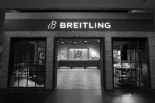 ブライトリングのポップアップ・ラウンジがオープン！大阪では室屋義秀氏を招いてトークセッション開催