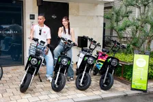 キックしないEVボード「FUTURE board 2」が新登場！航続距離100km、乗り心地が良く配達や営業にも利用可能