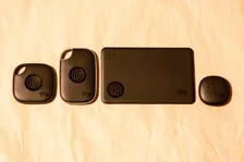 カギなどの大切なものに付けておきたいスマートトラッカー「Tile」に新モデル登場！位置情報の共有や新機能「SOS 機能」で安心と安全な生活に