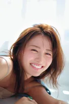 「Ray」専属モデル卒業を発表した岡崎紗絵が人生が変わる瞬間を表現！「人生を変える秋ファッション」を特集