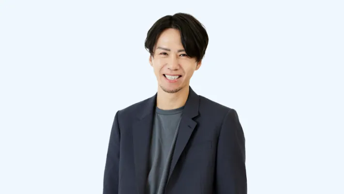 「大人になっても学び続ける」——45万人が共感する教育家・三凛さとし氏の挑戦
