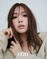 藤田ニコルが雑誌「VERY」に初登場！今までとは違った大人の表情を披露！