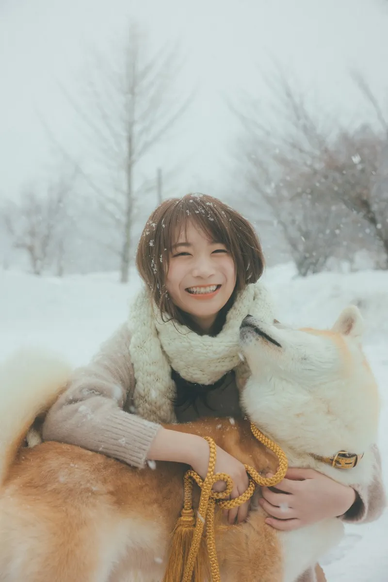 乃木坂46卒業から約2年半。待望の秋元真夏フォトブック「淡淡」が発売決定！異なる3つのテーマで撮影