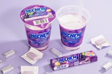 ファミマのフラッペとハイチュウがコラボ！細部までこだわった「ハイチュウグレープフラッペ」が発売！