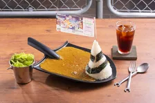 墨田区押上にある「現場喫茶」がサマージャンボの発売に合わせて「夏ジャンボ儲カレー」の提供を開始！