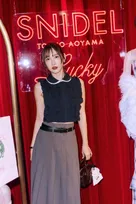 SNIDEL20周年祭り！紗栄子・ヨンアらが満喫した青山ストアが映えすぎる！