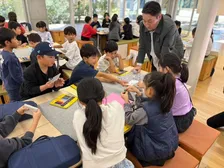 小学2年生が学ぶサーキュラーエコノミー「ASICS CIRCULAR LAB for KIDS」〜未来の日本を支える“えいゆう”を育てる特別授業〜開催