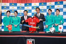 「世界のさらなる高みへ」ベトナム航空と浦和レッズが契約締結、ホーム開幕戦で調印