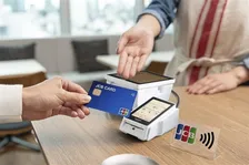 ディズニー貸切イベントが当たる　JCBカード「1万円＝1口」キャンペーンの新戦略