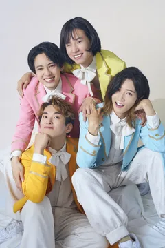 大バズリ中の純烈の弟分グループ「モナキ」が雑誌・女性自身に登場！デビューへの意気込みを語る！