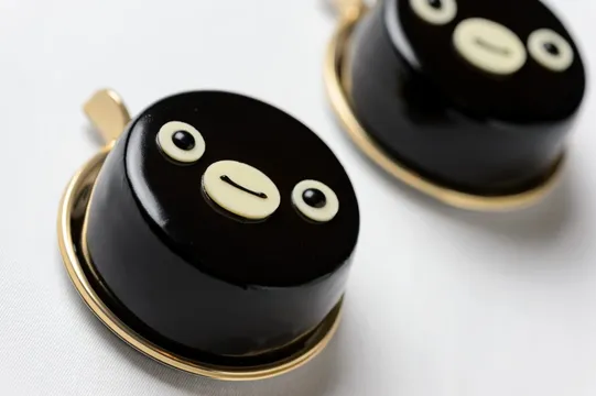 季節毎に味が変わる「Suicaのペンギン ケーキ」が夏にピッタリな “チョコパッション＆マンゴーココ”にテイストを変更！