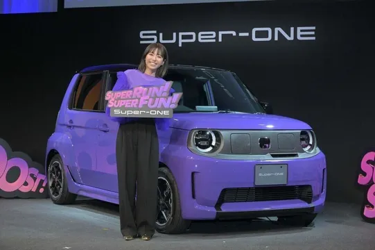 若槻千夏が「今のトレンドにぴったり」と絶賛！Hondaが新型EV『Super-ONE』を発表