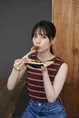 日向坂46・小坂菜緒が故郷・大阪へ！たこ焼きやレトロ喫茶を楽しむ“こさ...