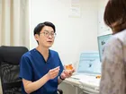 ​​「年齢のせい」に潜むリスク。地域医療と高度治療を繋ぐ眼科専門医の挑戦​