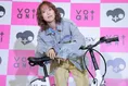 のん、e-Bikeで味わう爽快感は「もう、無敵」　BESVと歩んだ10年と日々...