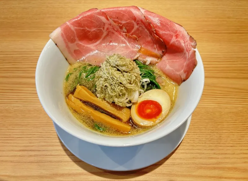 「#罪悪感のない藻（も）ういっぱいラーメン」