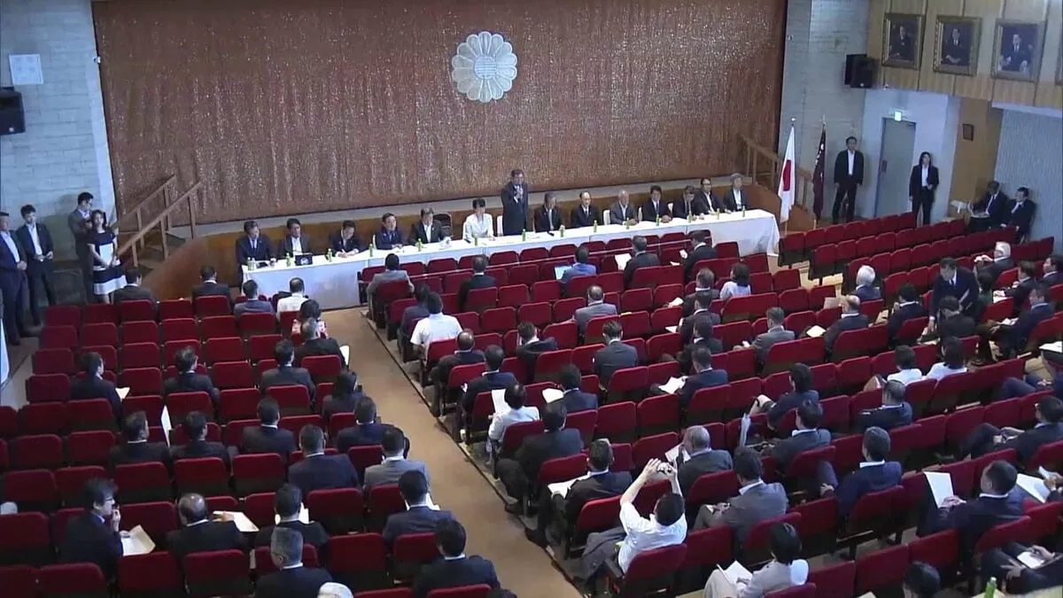 自民・両院議員総会　総裁選前倒しの是非を検討するよう選挙管理委員会に求めることを決定